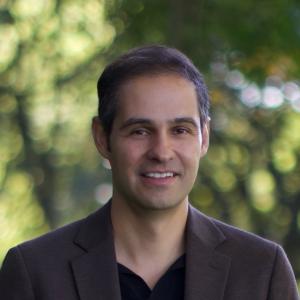 A photo of Darius Ebrahimi-Fakhari, MD, PhD.